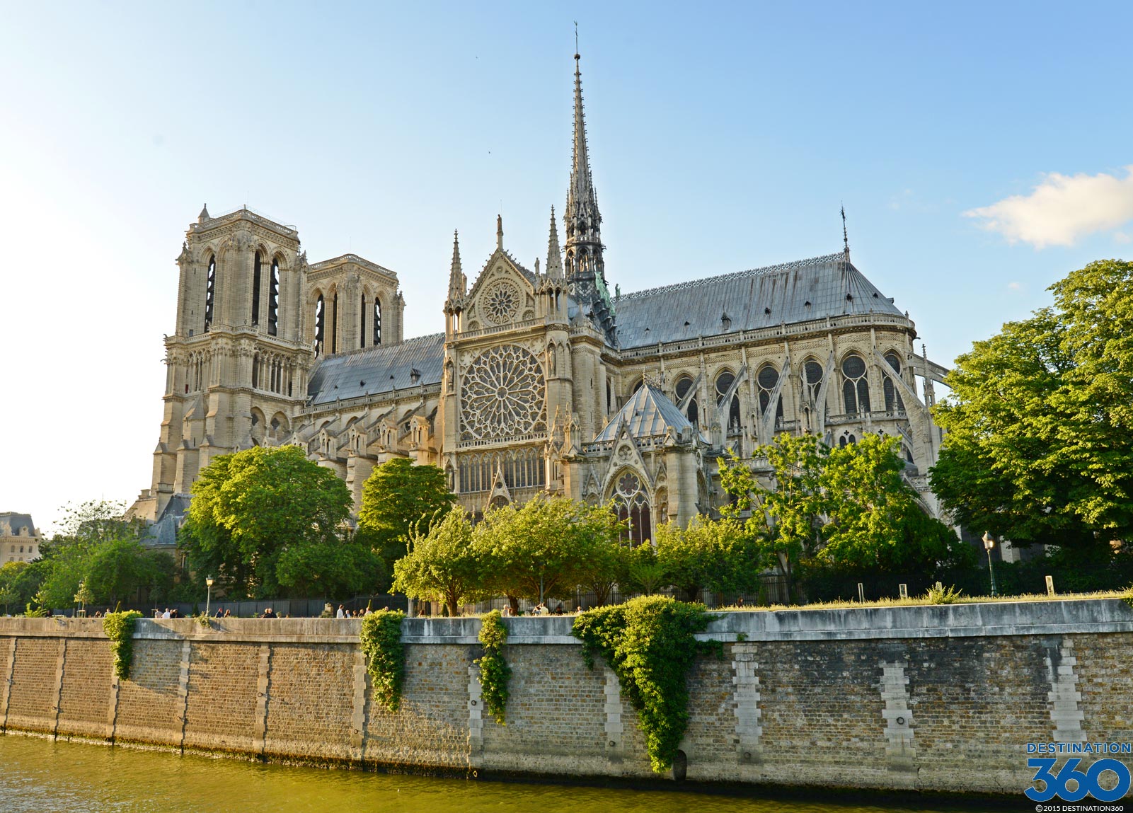 Notre Dame Cathedral looking very gothic Paris — Steemit